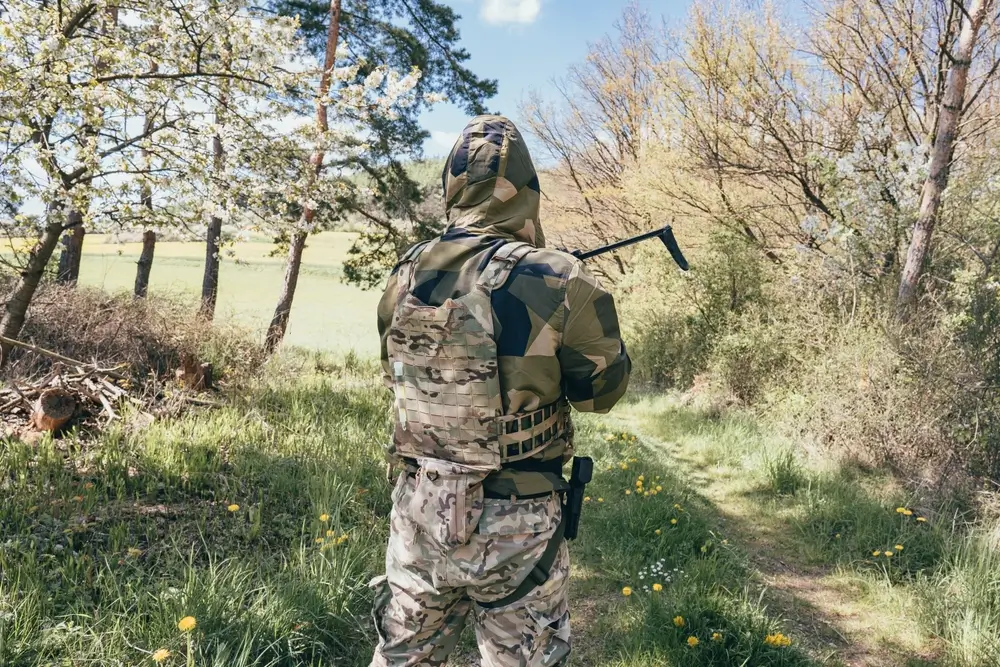 Légionnaires de la Légion étrangère en tenue de combat lors d'un exercice opérationnel