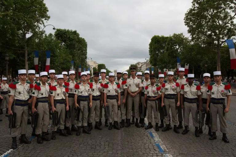Devise et symboles de la Légion étrangère : le guide complet